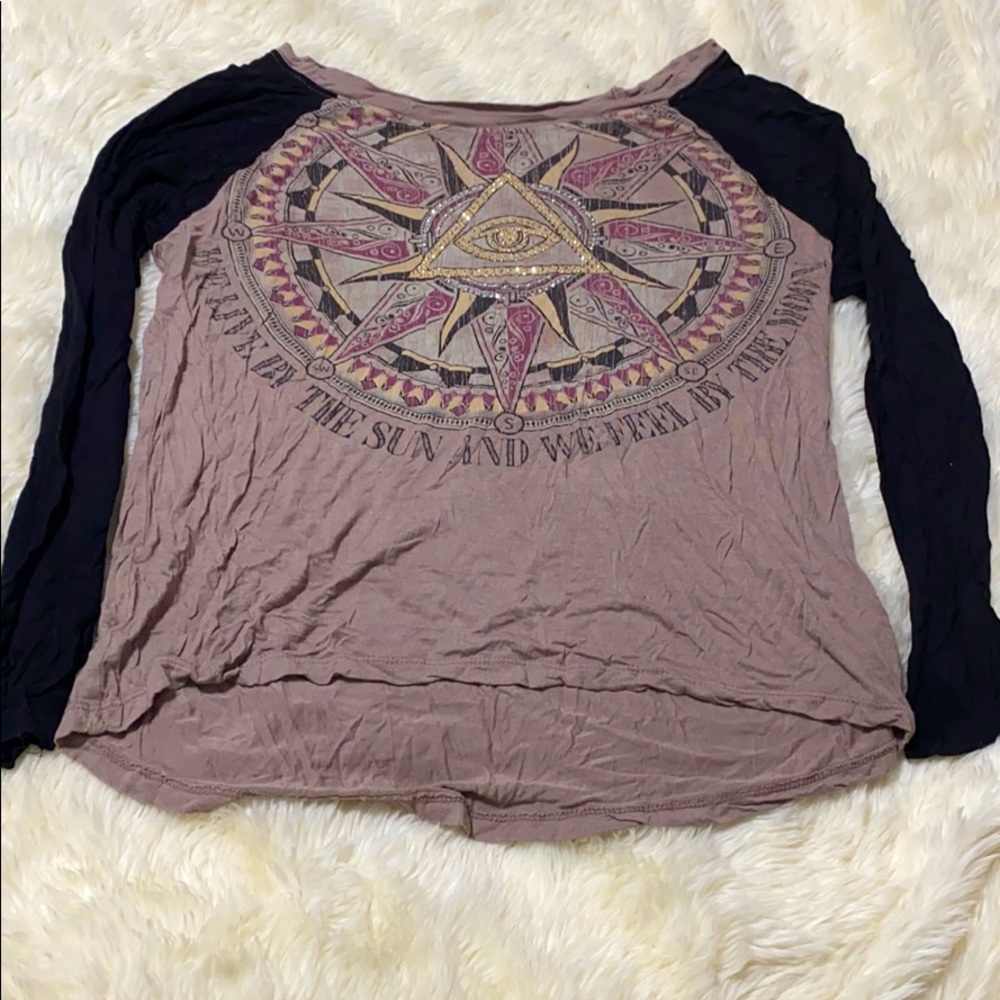 The clas-sic top size M